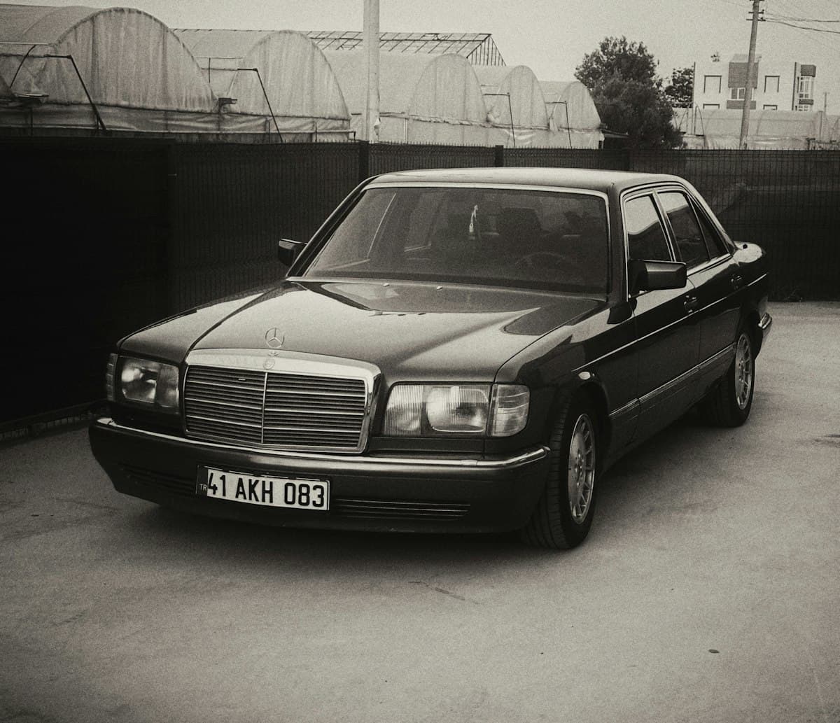 The Ultimate Guide to Chauffeured Luxury Car Rental: Savor the Scenery